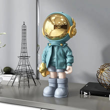 Load image into Gallery viewer, Street Art Astronaut