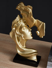 Load image into Gallery viewer, Love Moment Statue