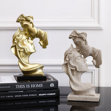 Load image into Gallery viewer, Love Moment Statue