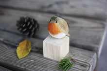 Load image into Gallery viewer, Wooden Bird Figurines