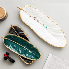 Load image into Gallery viewer, Ceramic Feather Tray