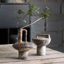 Load image into Gallery viewer, Ceramic Retro Vase
