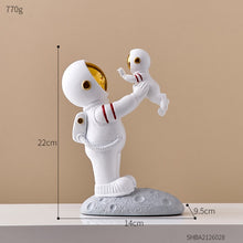 Load image into Gallery viewer, Astronaut Family Statues
